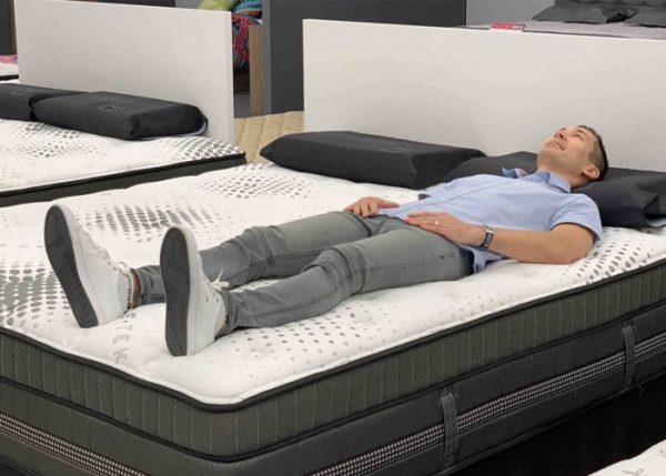 بهترین تشک برای گودی کمر